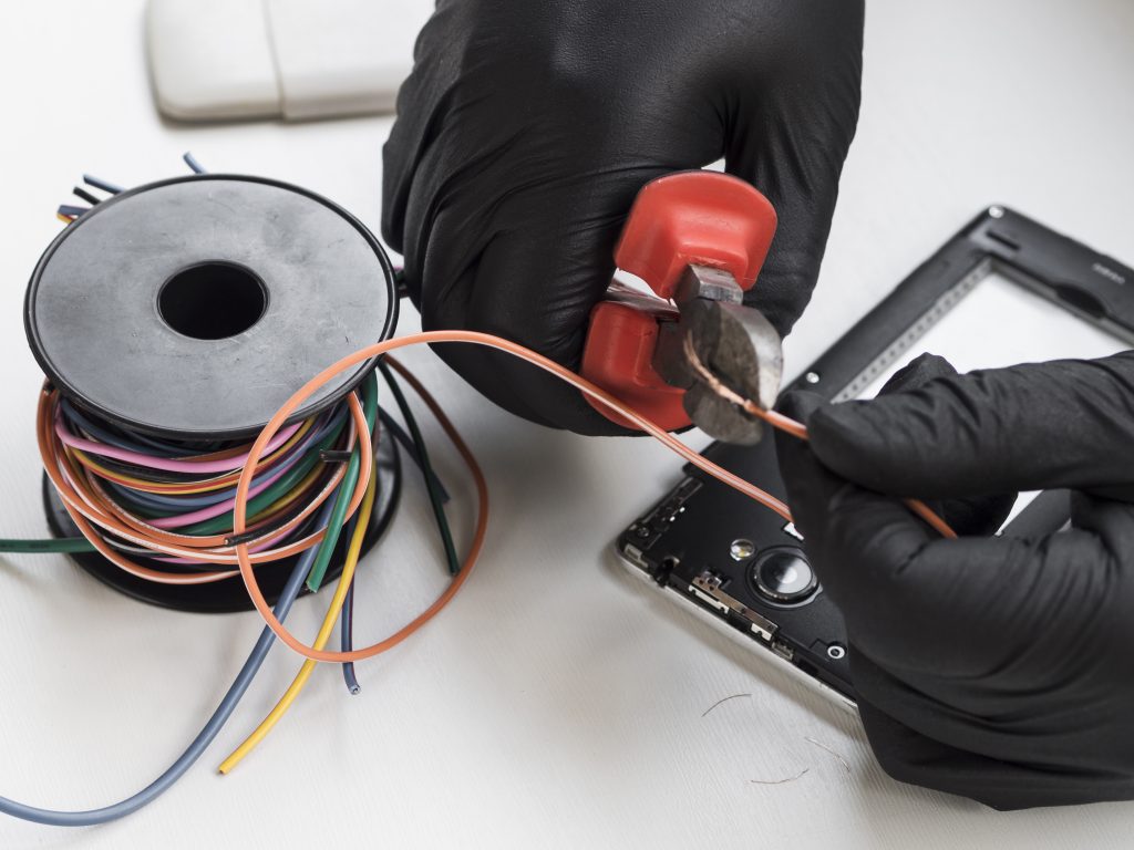 Common Electrical Issues and How to Fix Them Safely